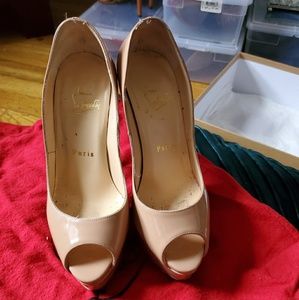 Christian Louboutin Lady peep
